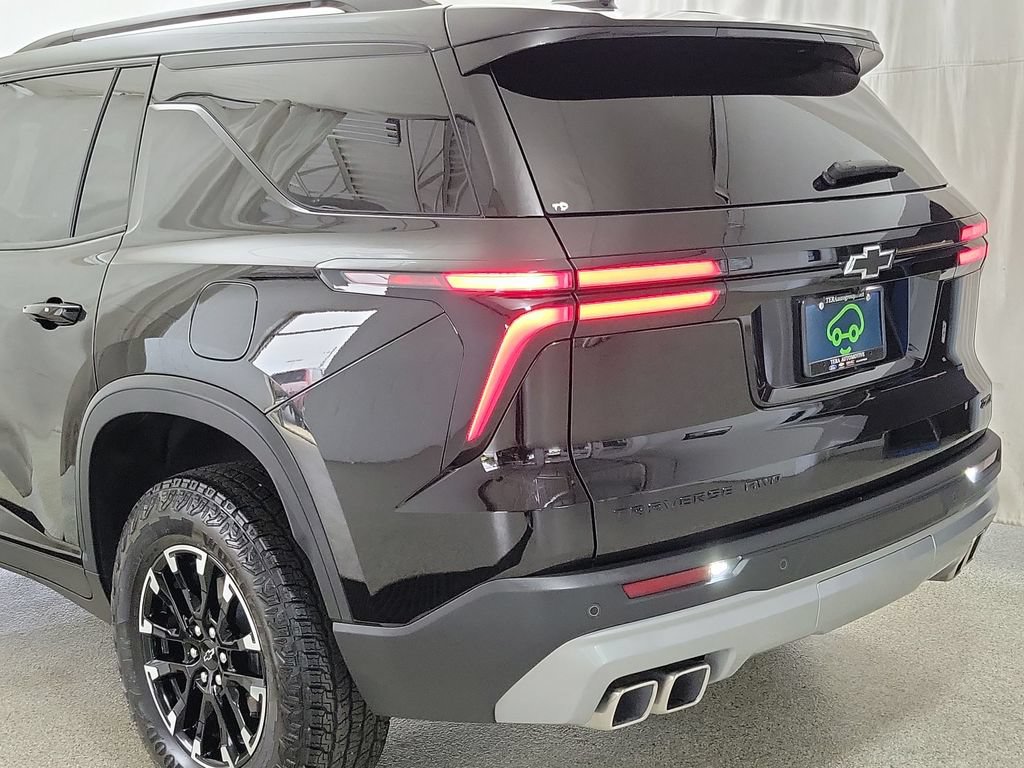Certified 2025 Chevrolet Traverse Z71 w/ Driver Confidence Package AWD/4WD image 6