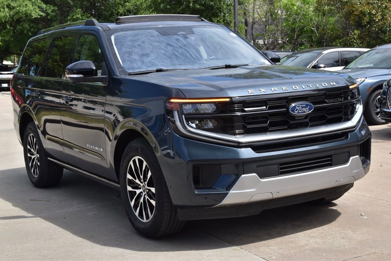Certified 2025 Ford Expedition Platinum image 4