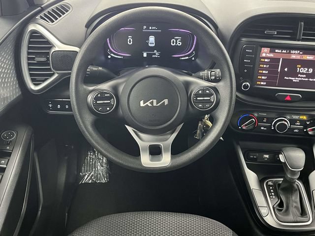Used 2025 Kia Soul LX w/ LX Technology Package FWD image 20