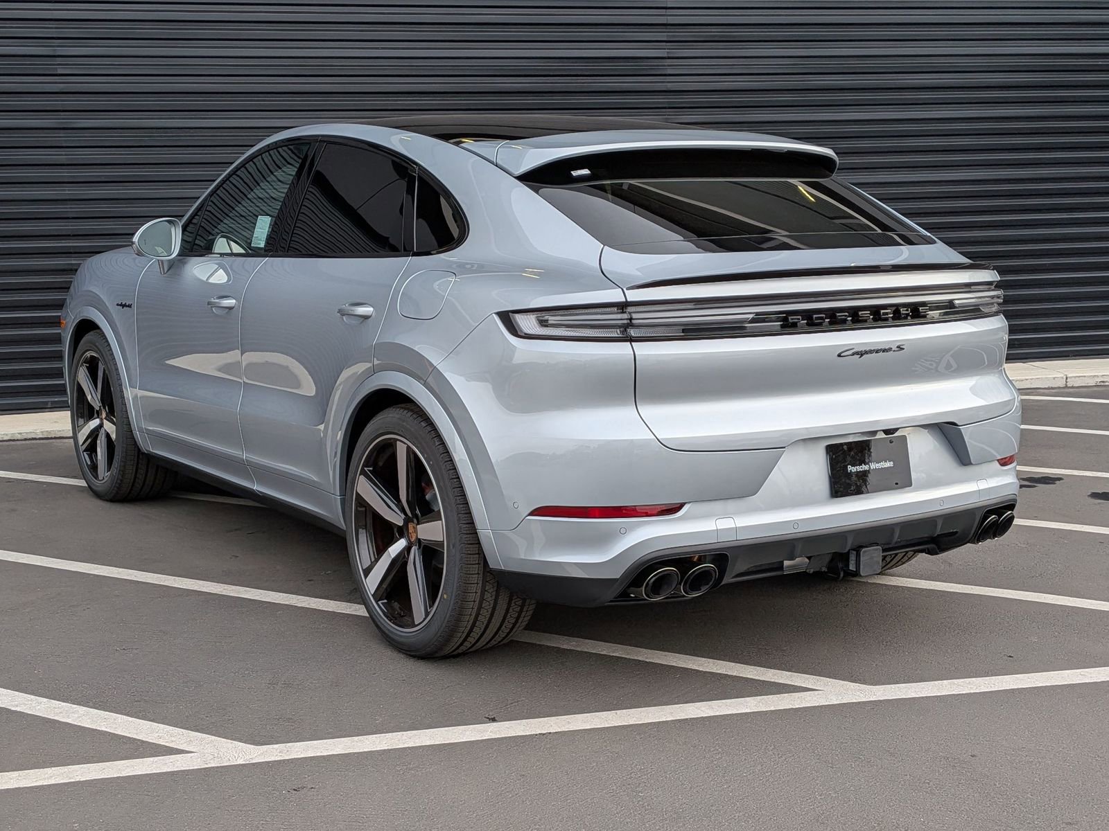 New 2026 Porsche Cayenne S image 3