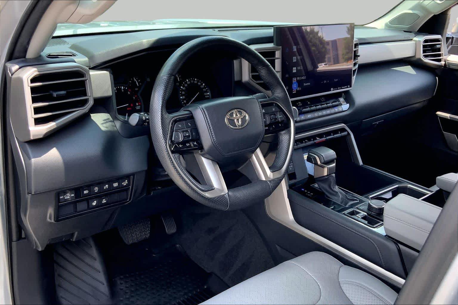 Used 2023 Toyota Tundra Limited AWD/4WD image 17