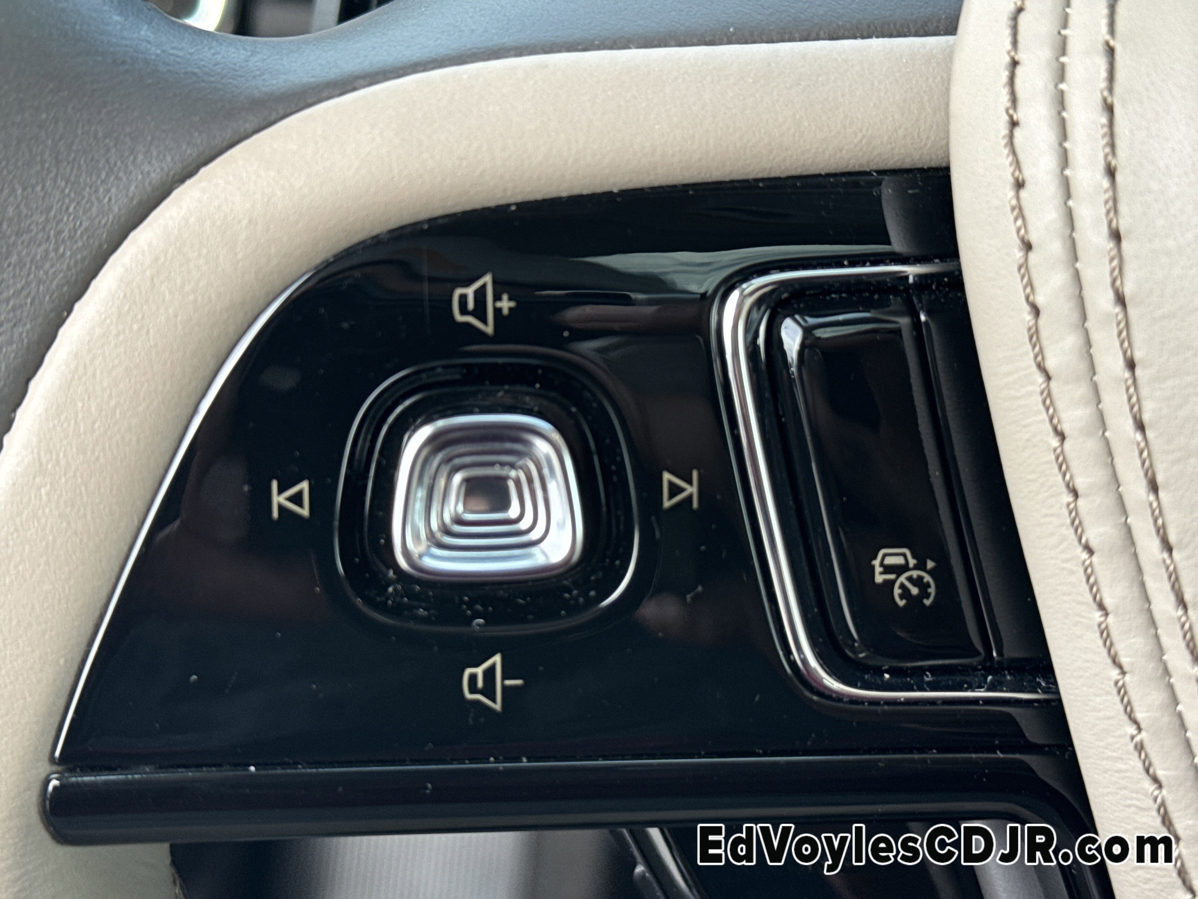 Used 2023 Lincoln Aviator Reserve w/ Equipment Group 201A image 32