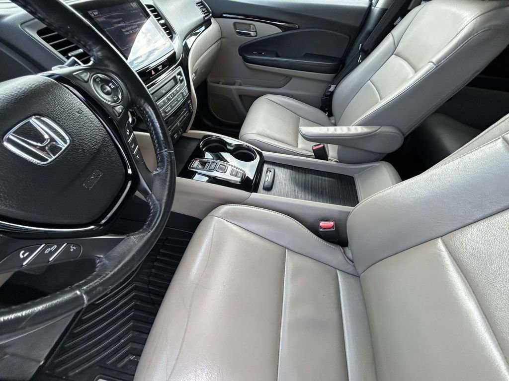 Used 2017 Honda Pilot Touring image 10