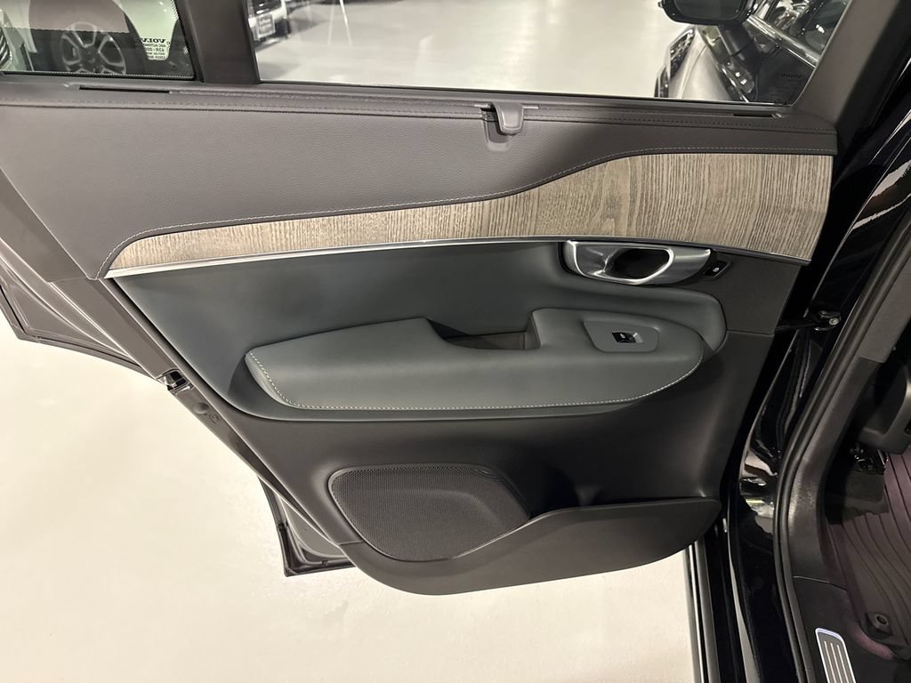 Certified 2024 Volvo XC90 B6 Ultimate w/ Protection Package Premier AWD/4WD image 21