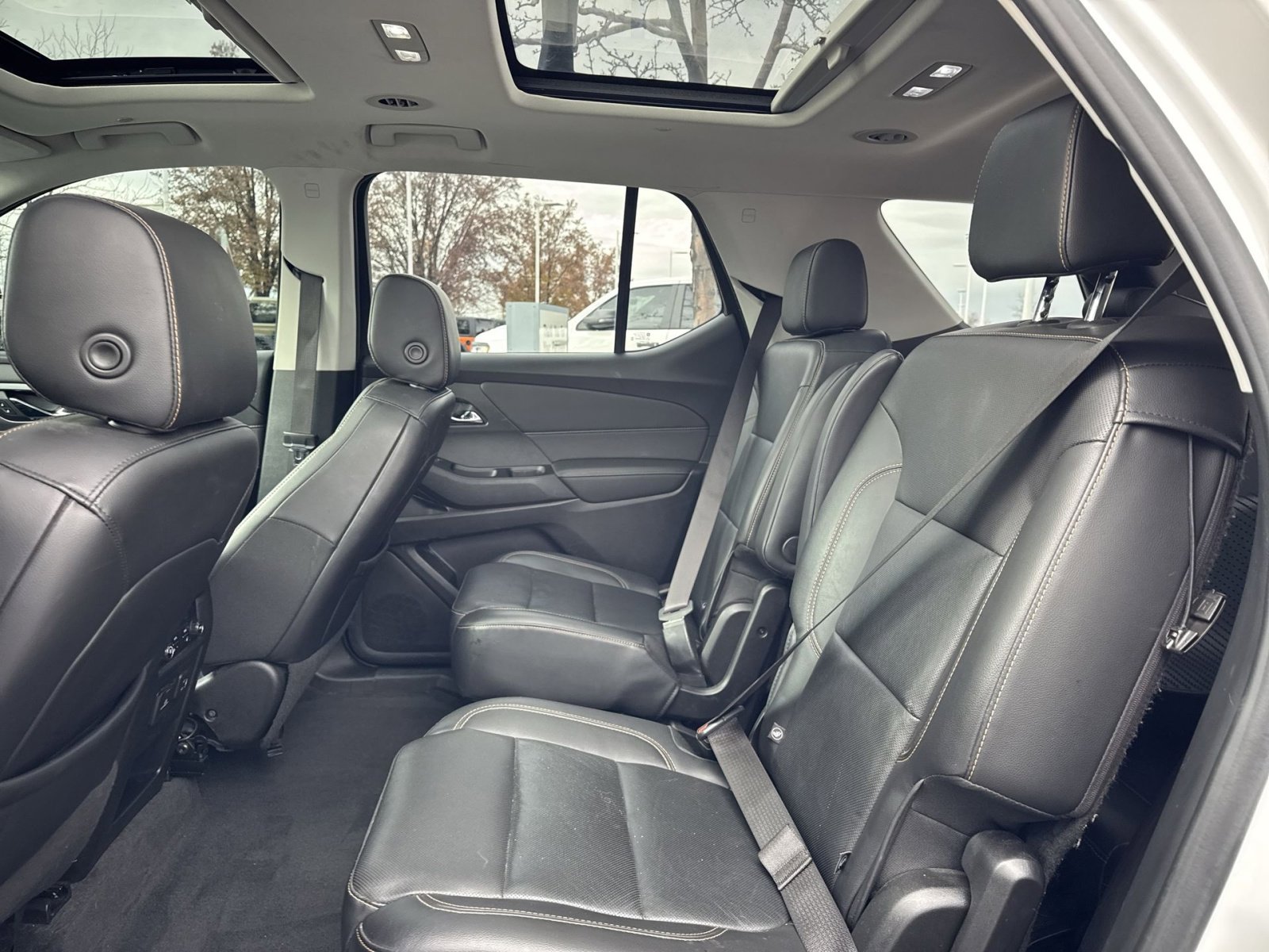 Used 2020 Chevrolet Traverse Premier image 32