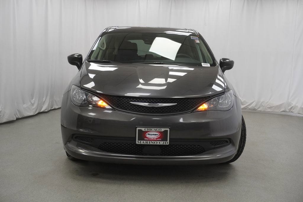 Certified 2023 Chrysler Voyager LX FWD image 7