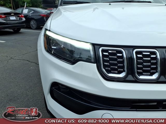 Used 2025 Jeep Compass Limited w/ Elite Group AWD/4WD image 10