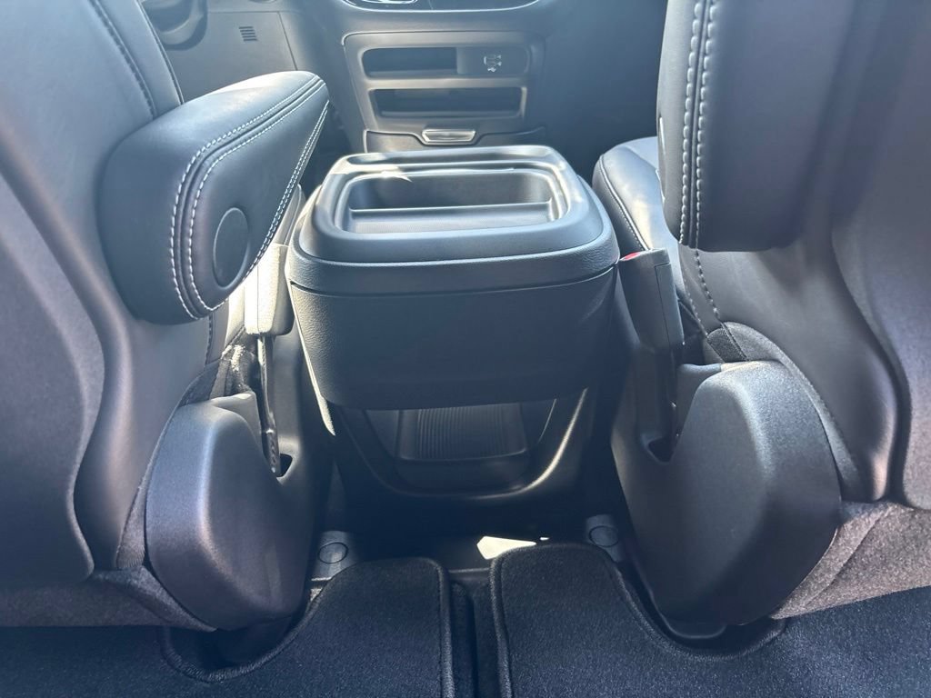 New 2027 Chrysler Pacifica Select FWD image 22