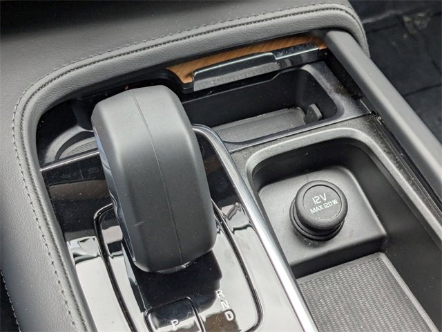 New 2024 Volvo XC90 B5 Plus w/ Protection Package Premier image 24