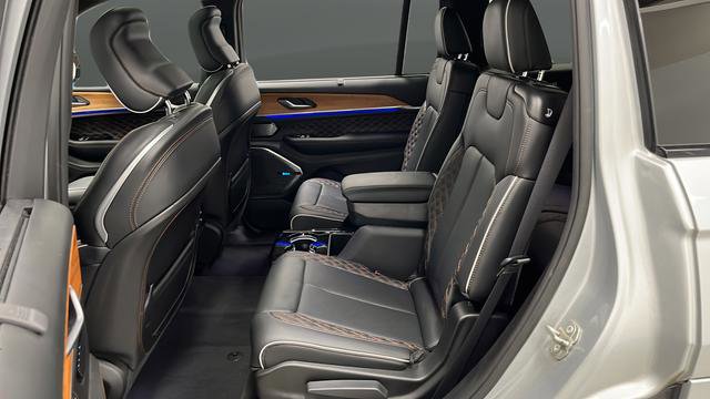 Used 2023 Jeep Grand Cherokee L Summit image 23
