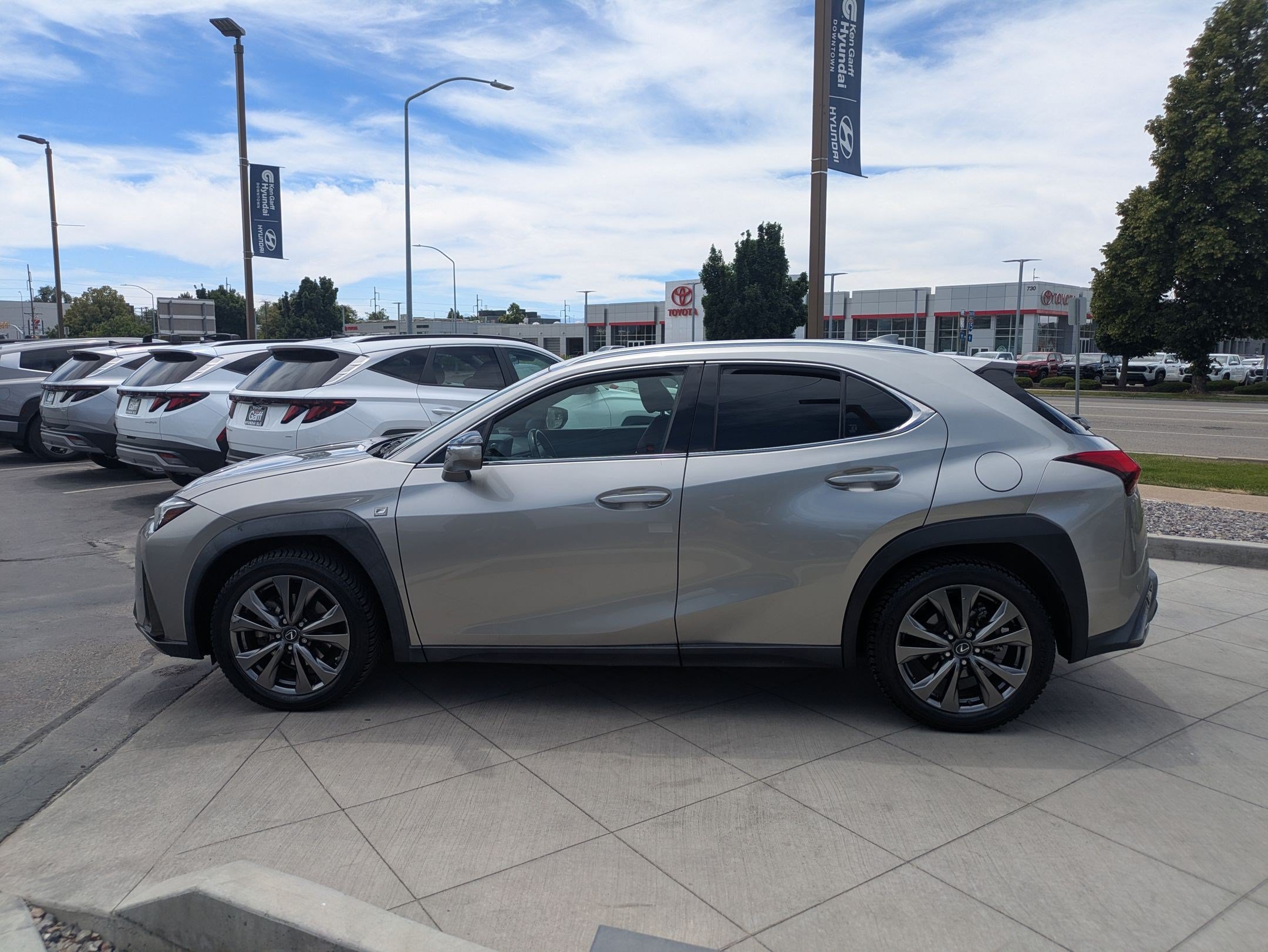 Used 2020 Lexus UX 250h F Sport w/ F Sport Premium Package AWD/4WD image 8