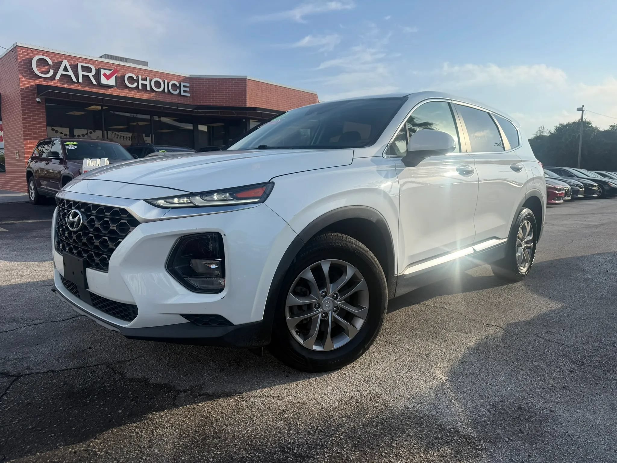 Used 2019 Hyundai Santa Fe SE AWD/4WD image 1