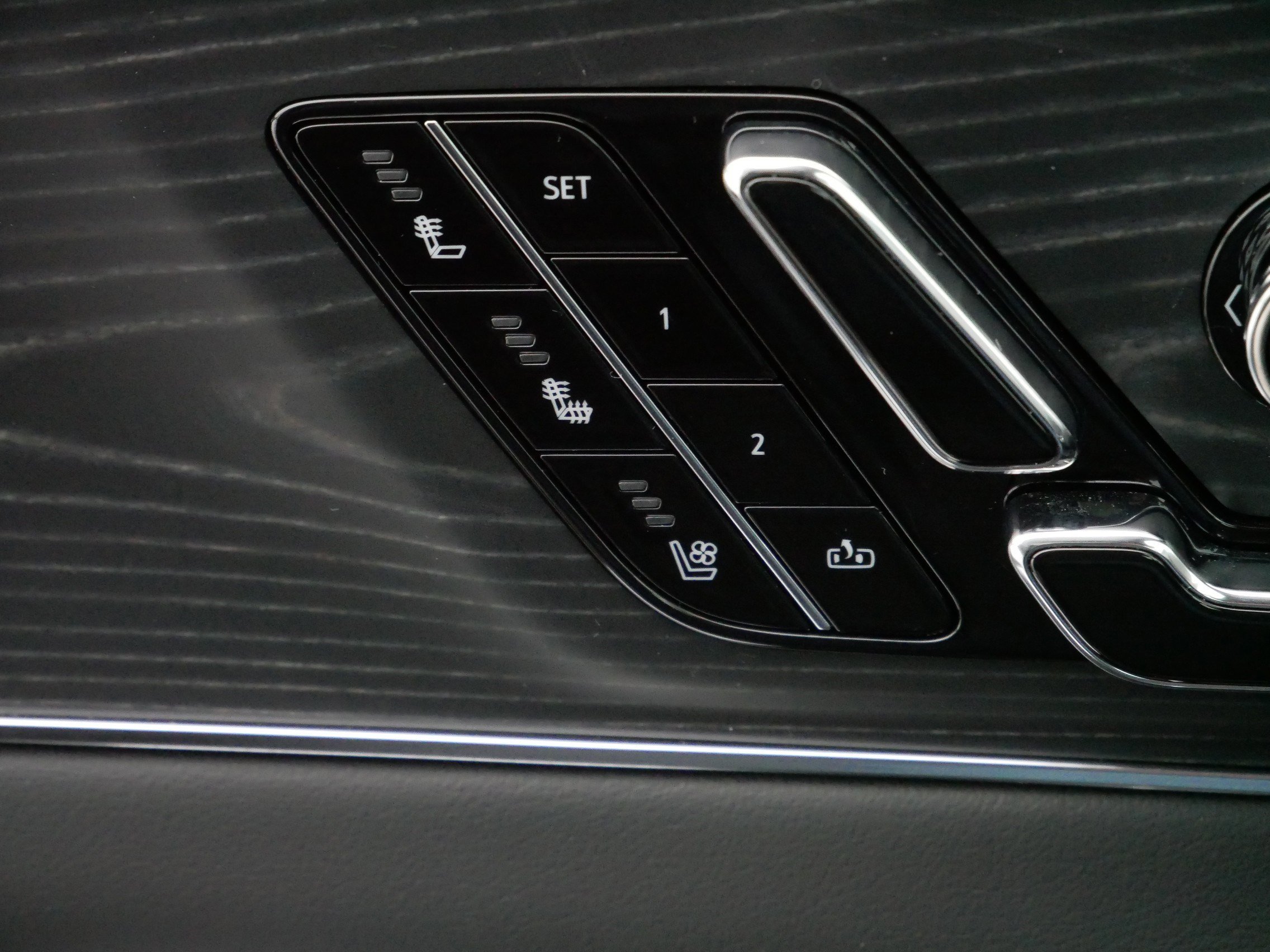 Certified 2024 Cadillac Lyriq Luxury w/ LPO, Floor Liner Package image 35