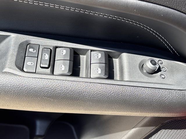 Used 2023 Jeep Compass Altitude AWD/4WD image 18