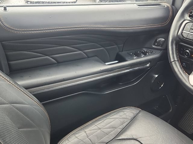 Certified 2023 Ford Expedition Platinum AWD/4WD image 11