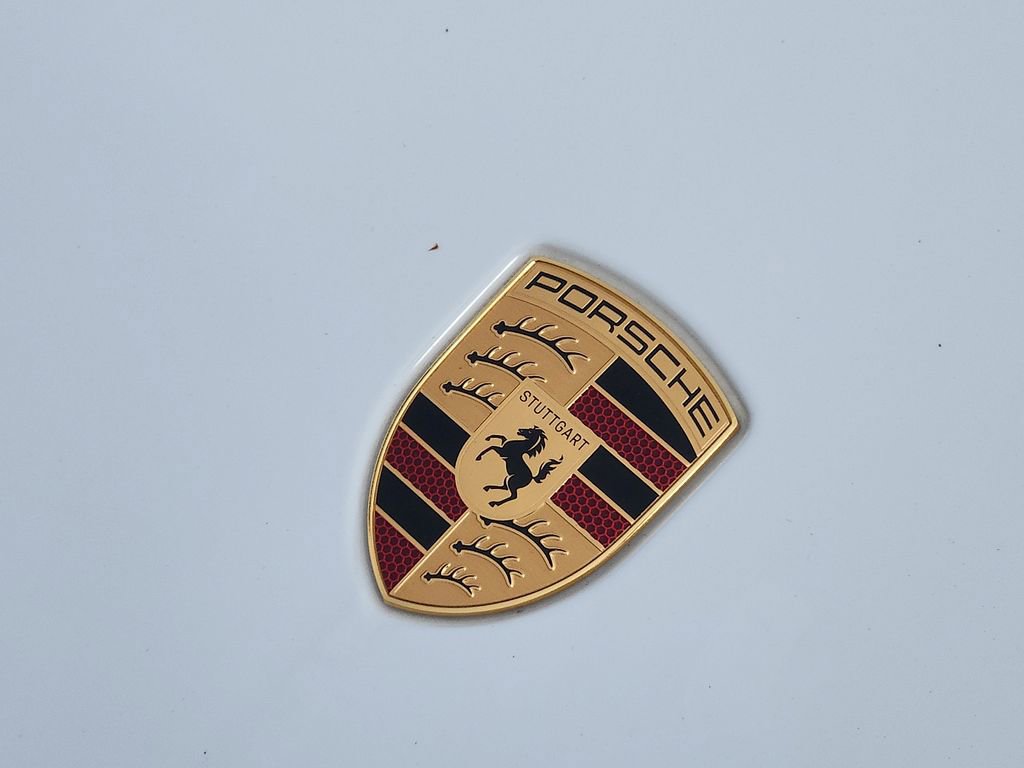 Used 2025 Porsche Taycan image 31