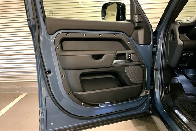 Certified 2024 Land Rover Defender 110 X-Dynamic SE AWD/4WD image 26
