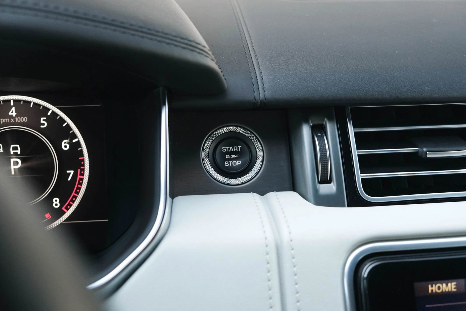 Used 2020 Land Rover Range Rover SV Autobiography Dynamic image 41