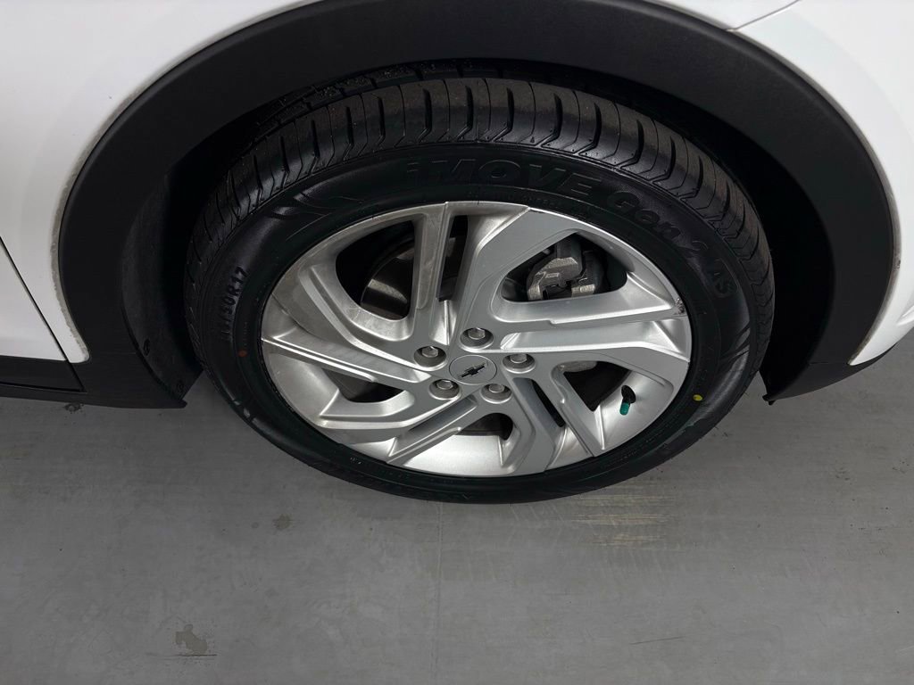 Used 2023 Chevrolet Bolt LT FWD image 12