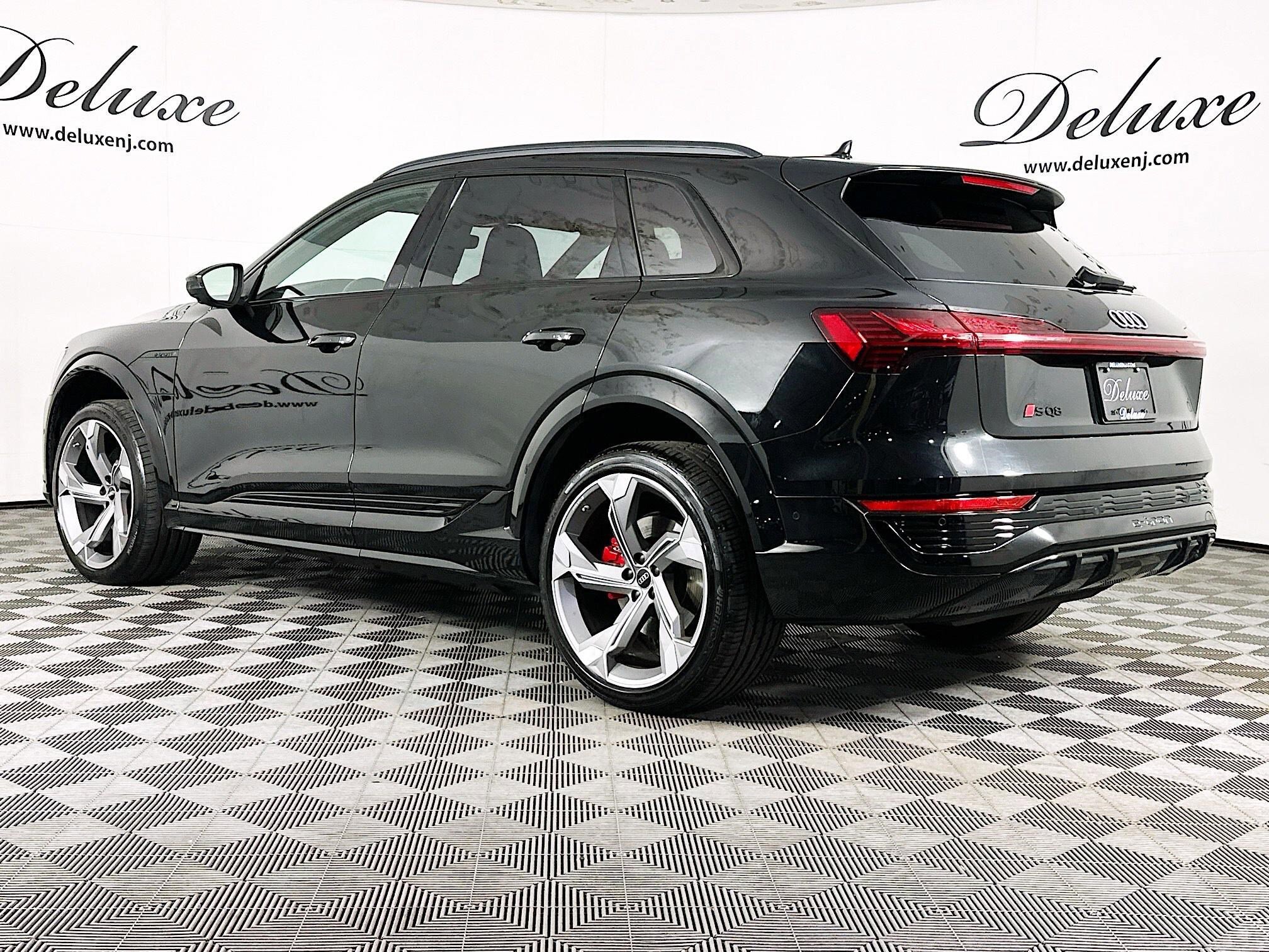 Used 2024 Audi Q8 e-tron Prestige w/ Prestige Package AWD/4WD image 4