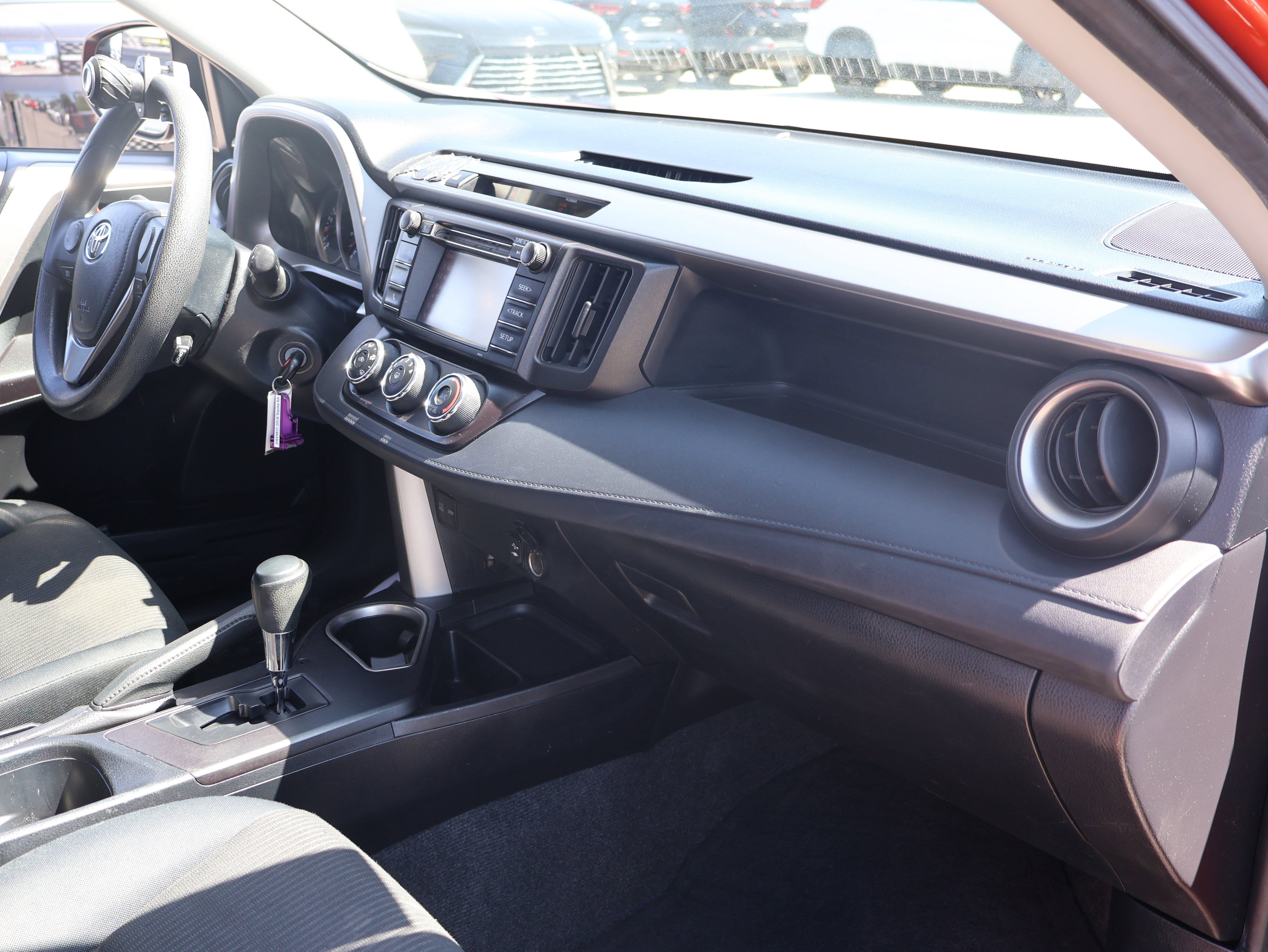 Used 2016 Toyota RAV4 LE AWD/4WD image 9