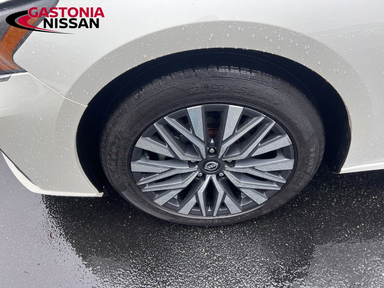 Used 2024 Nissan Altima 2.5 SV image 7