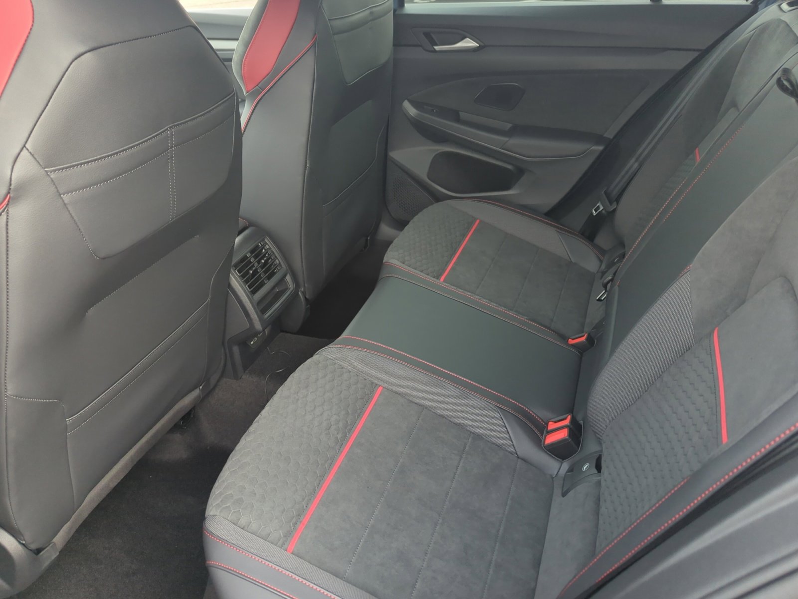 New 2026 Volkswagen Golf SE image 17