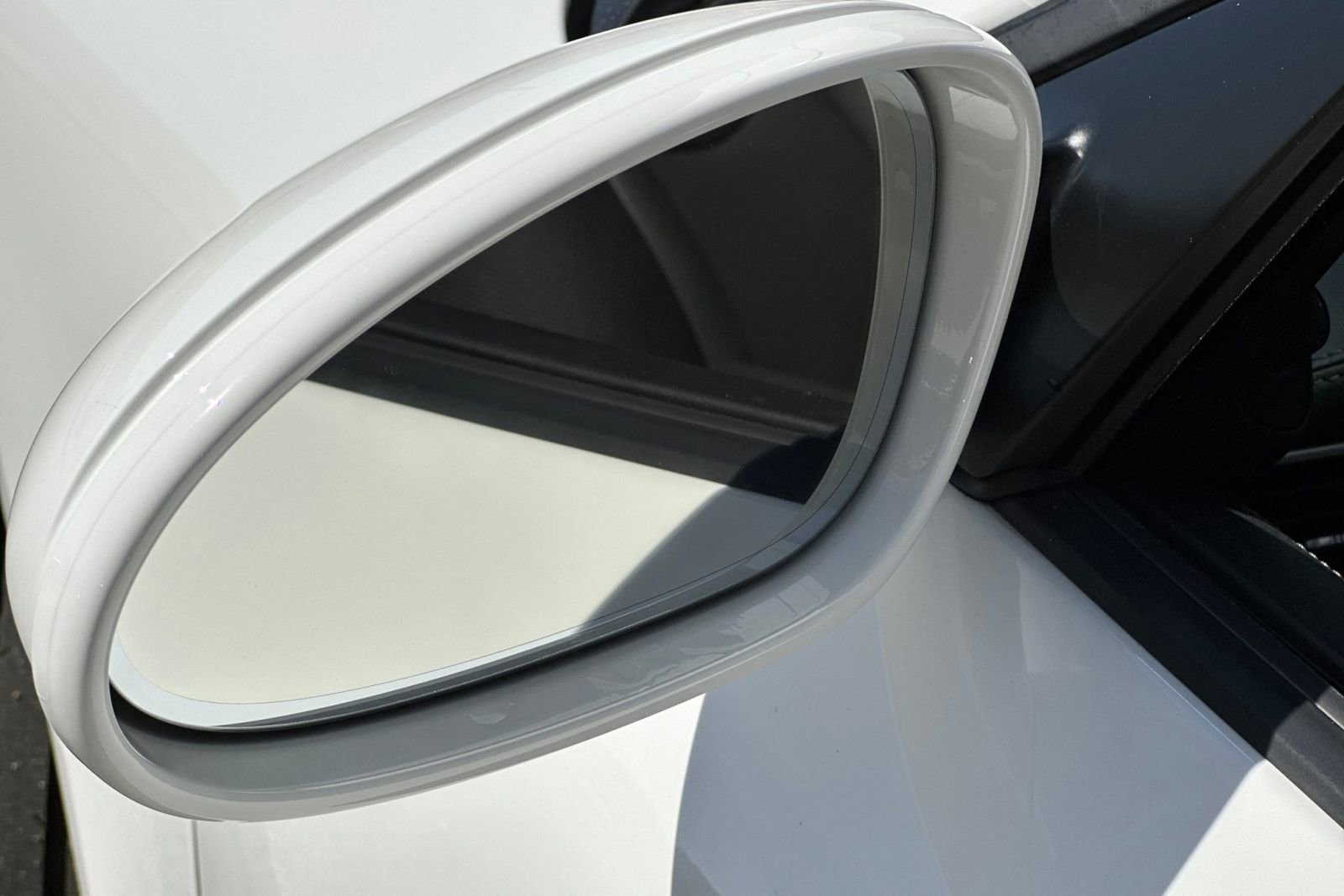 Used 2011 Porsche 911 Turbo image 38