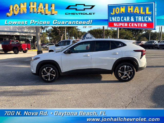 Used 2024 Chevrolet Trax RS w/ Driver Confidence Package FWD image 4