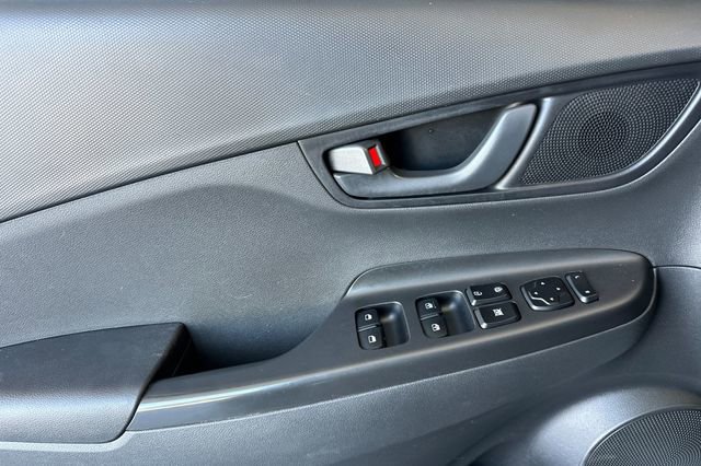 Used 2020 Hyundai Kona SEL FWD image 12