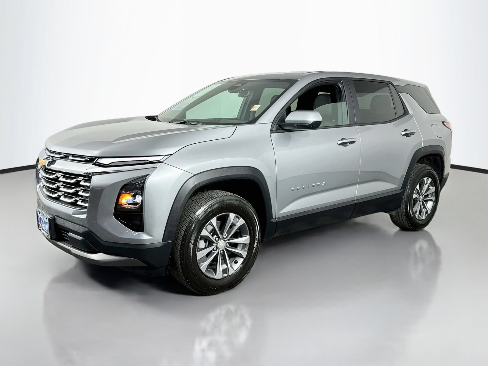 Used 2026 Chevrolet Equinox LT FWD image 4