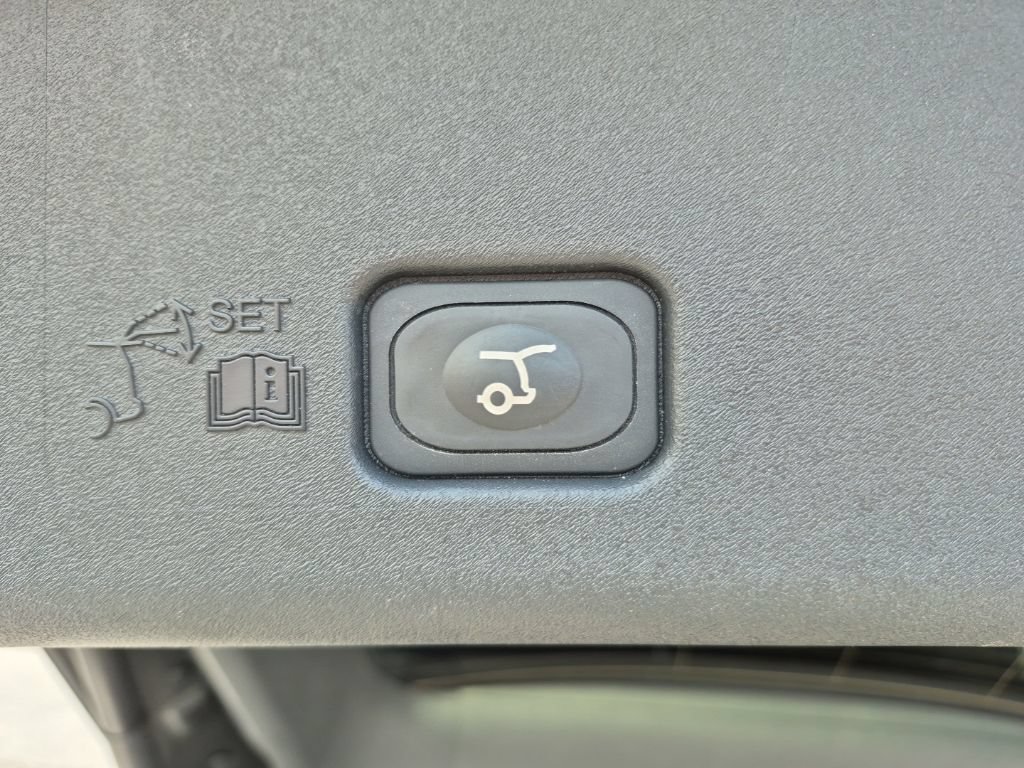 Certified 2025 Lincoln Nautilus Reserve AWD/4WD image 39