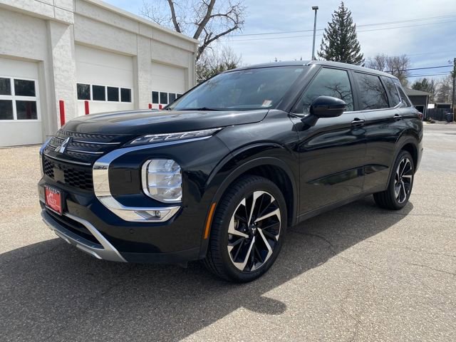Used 2024 Mitsubishi Outlander SE