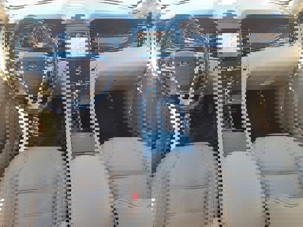 Used 2016 Ford Taurus Limited image 18