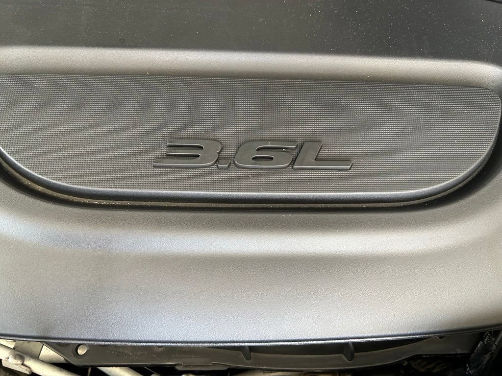 Used 2024 Chrysler Pacifica Touring-L FWD image 12