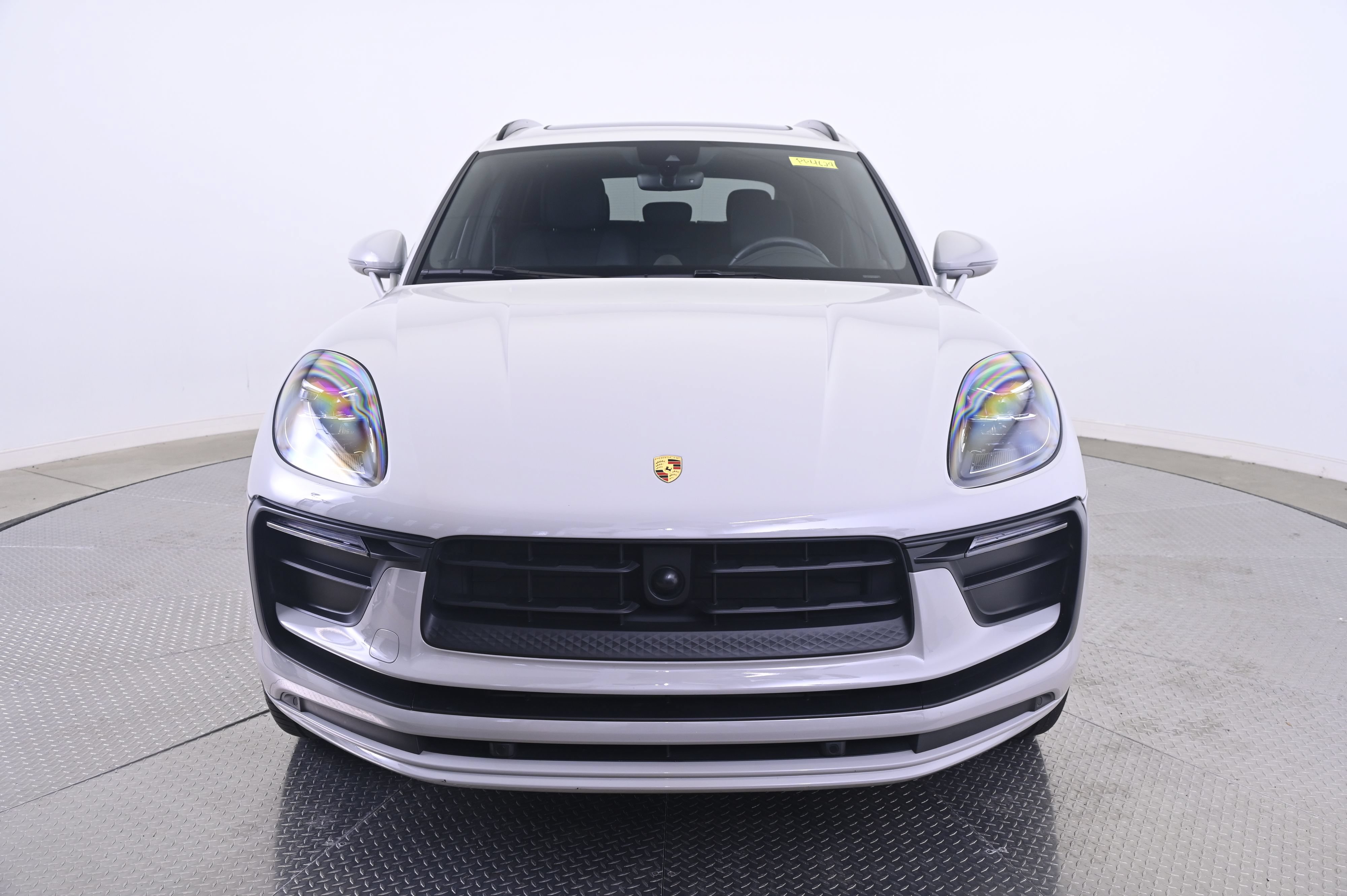 Certified 2023 Porsche Macan AWD/4WD image 10
