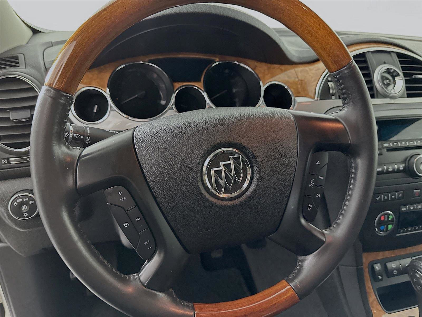 Used 2011 Buick Enclave CXL FWD image 12