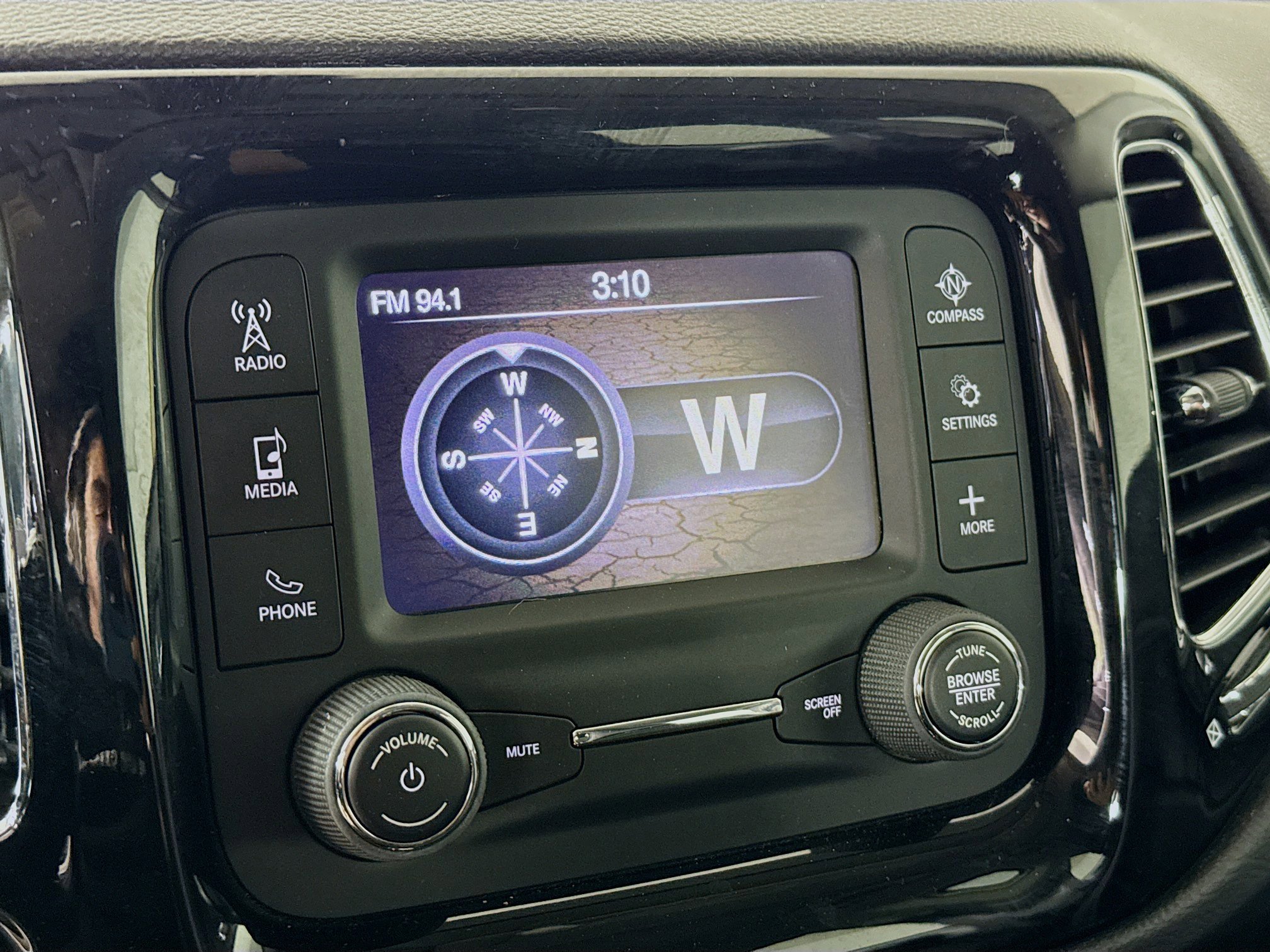 Used 2018 Jeep Compass Altitude image 14