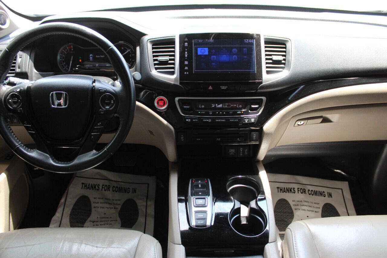 Used 2017 Honda Pilot Touring image 20