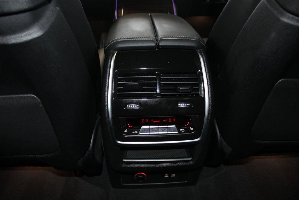 Used 2024 BMW X7 xDrive40i w/ M Sport Package image 24
