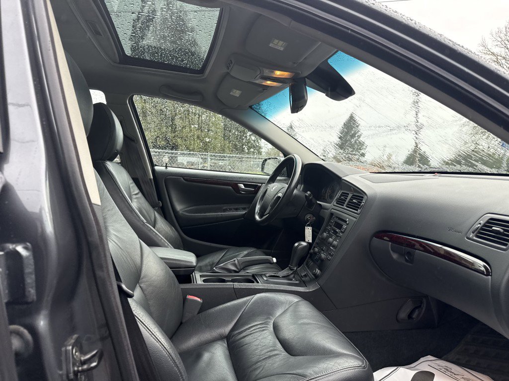 Used 2004 Volvo V70 2.5T FWD image 17