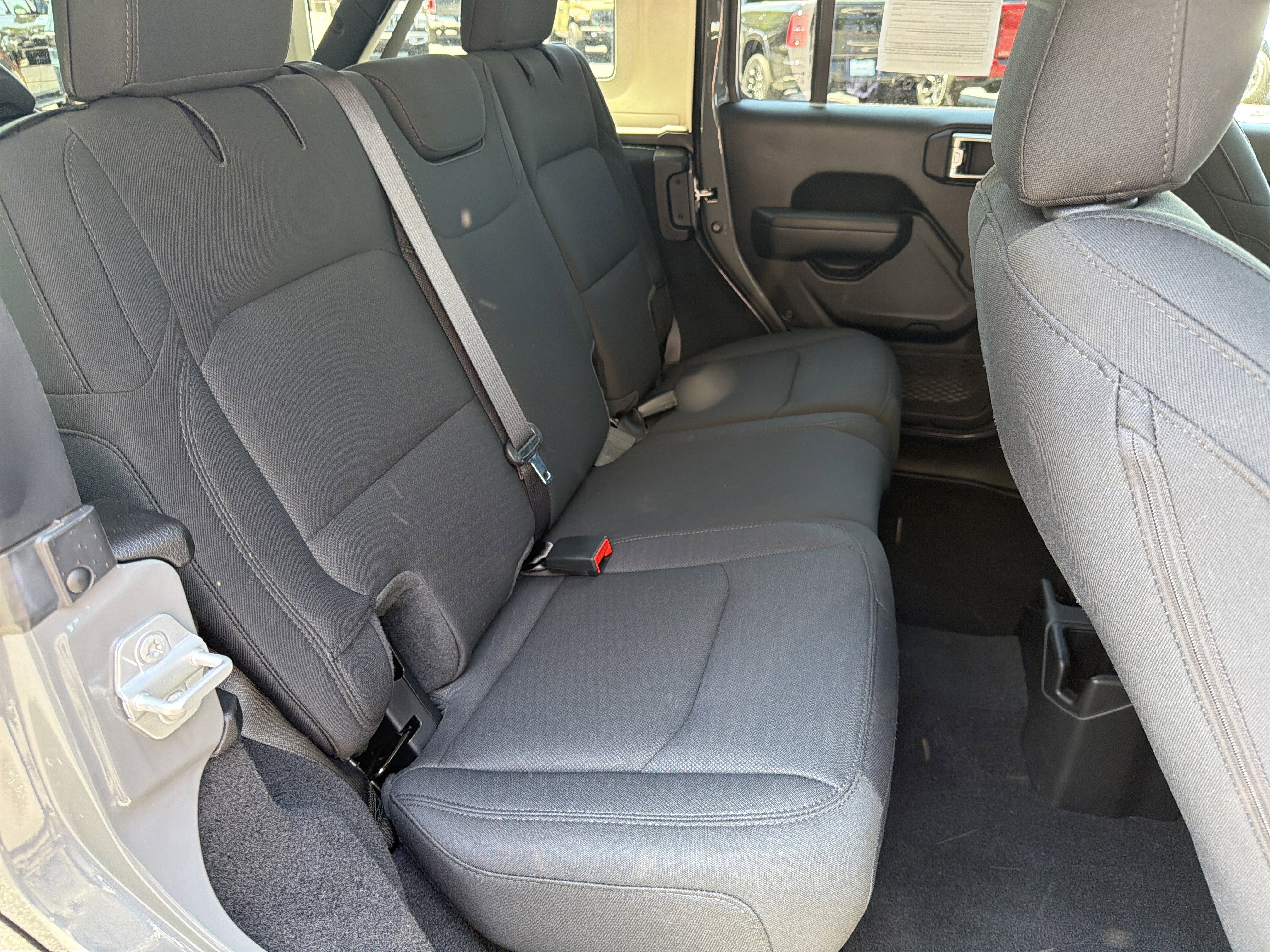 Used 2022 Jeep Wrangler Unlimited Sport AWD/4WD image 18