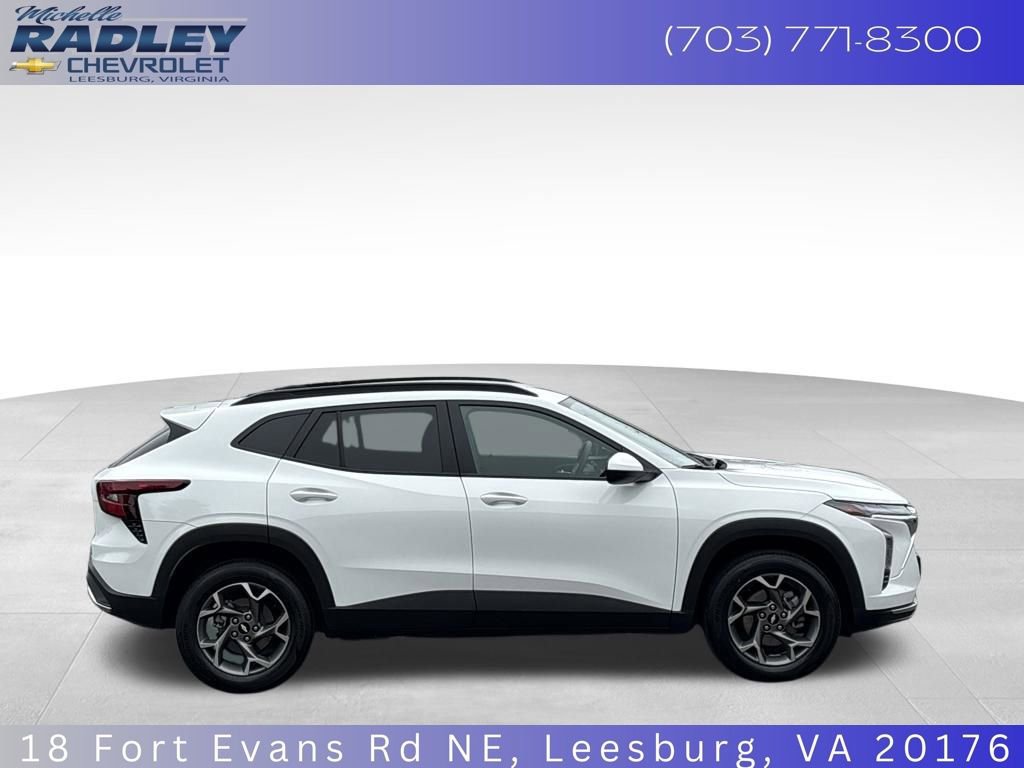 Used 2025 Chevrolet Trax LT image 7