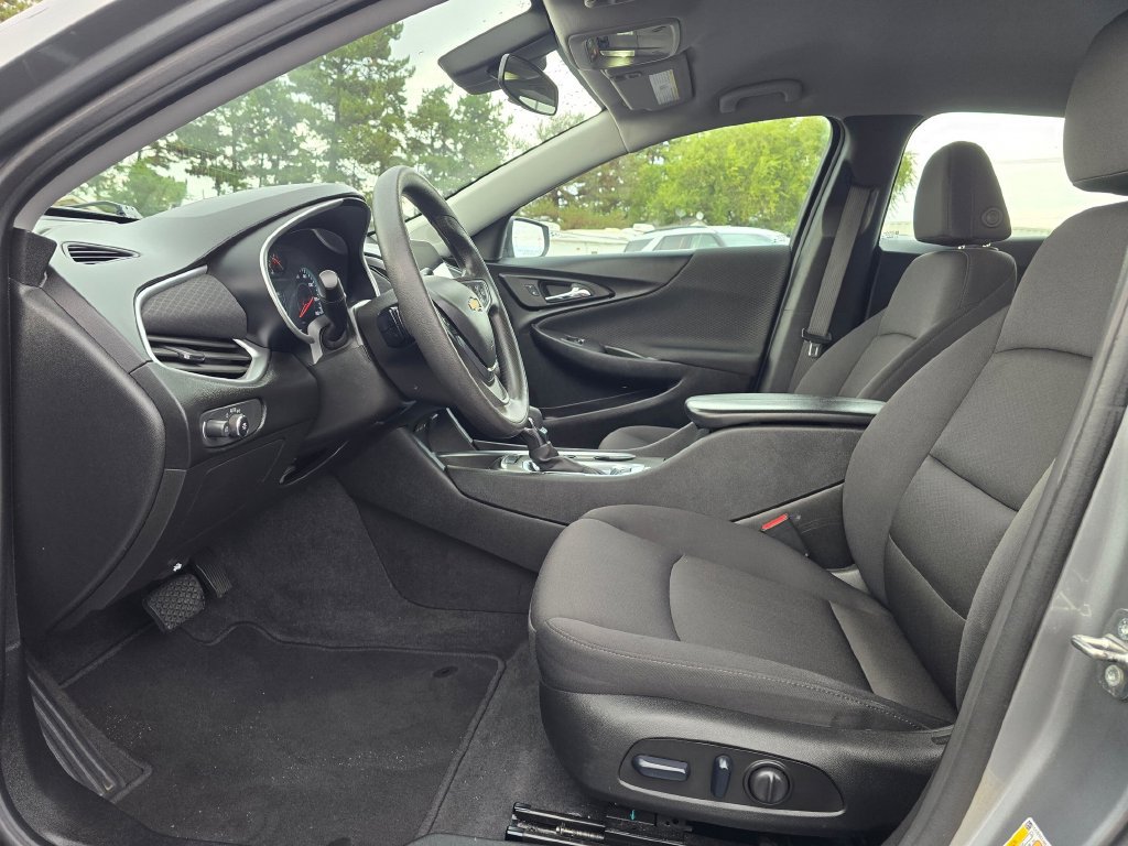 Used 2024 Chevrolet Malibu LT FWD image 11