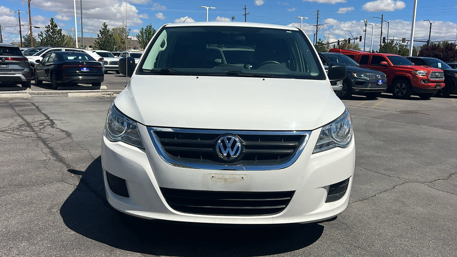 Used 2011 Volkswagen Routan S video 2