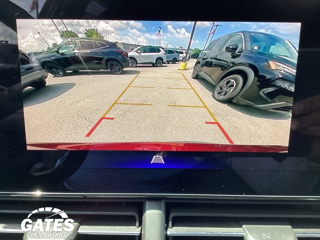 Used 2024 Chevrolet Trax LT w/ Driver Confidence Package FWD image 16