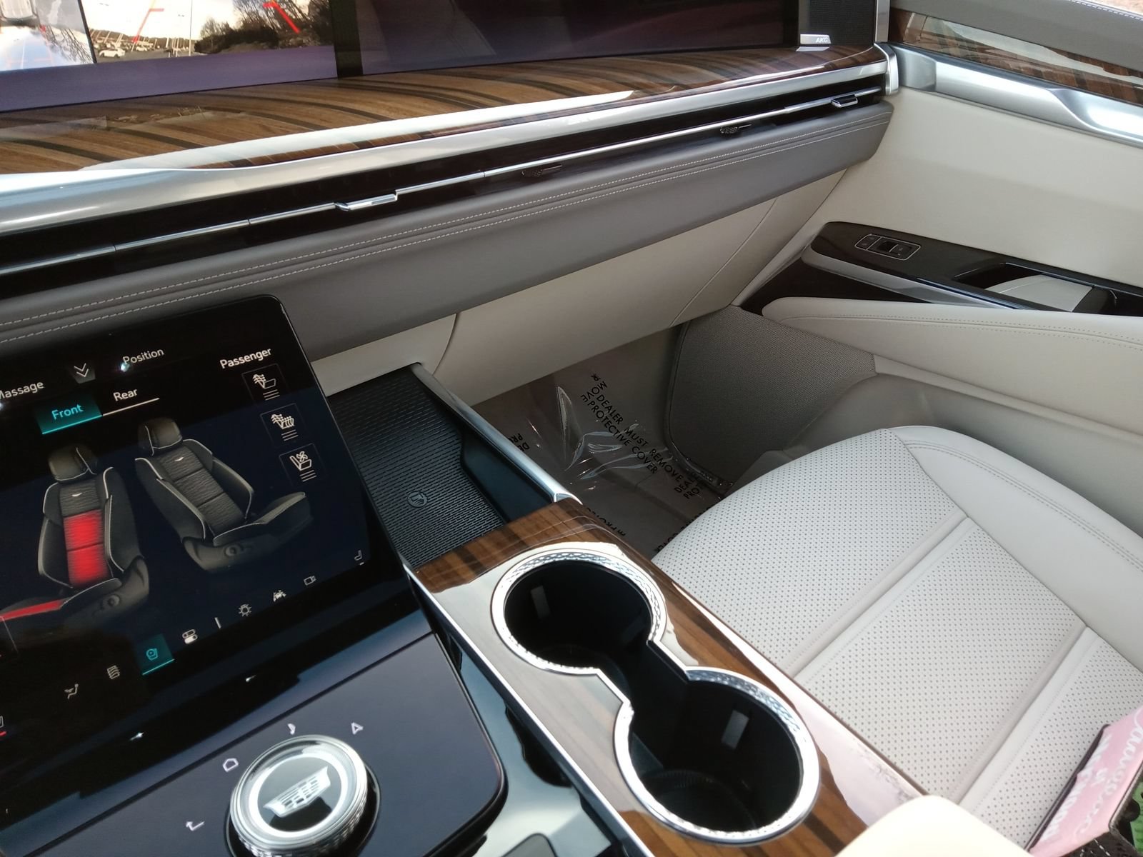 Certified 2026 Cadillac Escalade Platinum Sport w/ LPO, ONYX Package AWD/4WD image 19