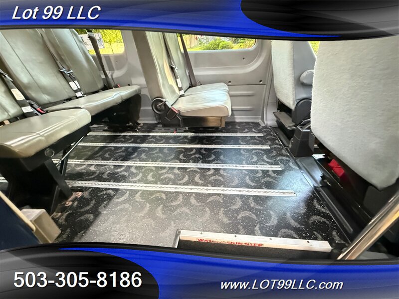 Used 2018 Ford Transit 250 148 Medium Roof RWD image 5