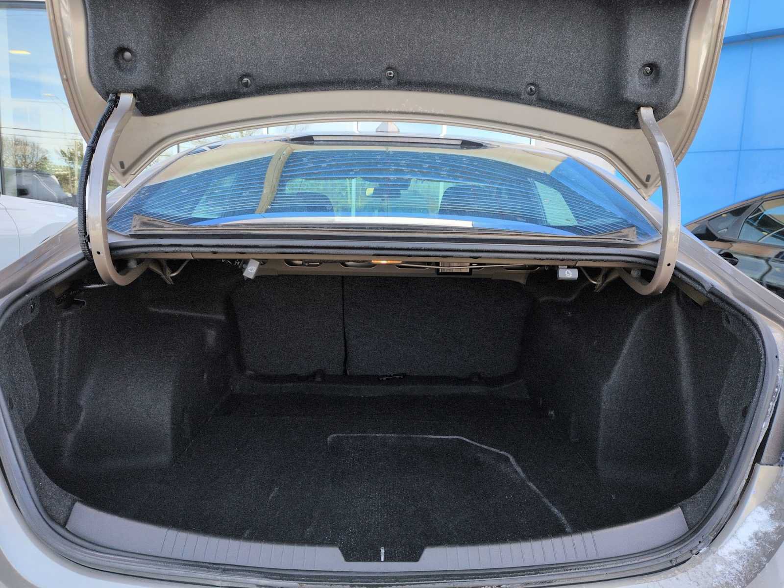 Used 2023 Chevrolet Malibu LT FWD image 31