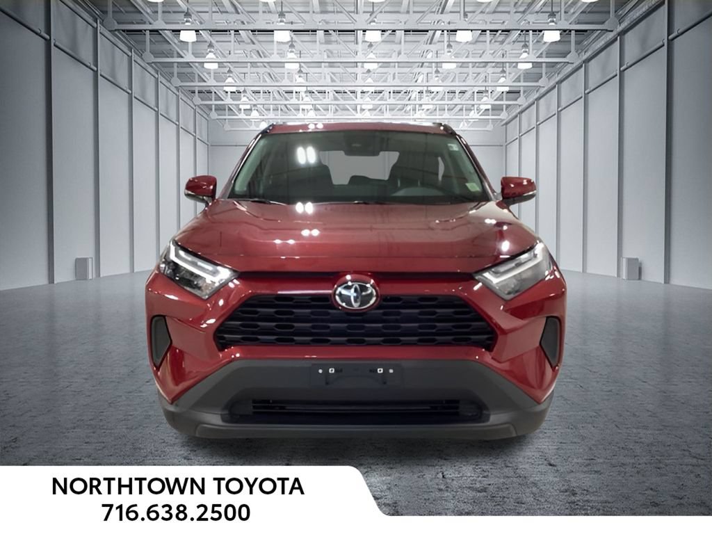 Used 2025 Toyota RAV4 XLE AWD/4WD image 5